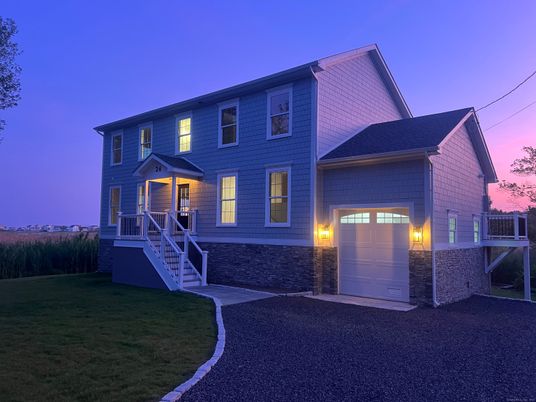 Attached, Exterior, Facade, Georgian