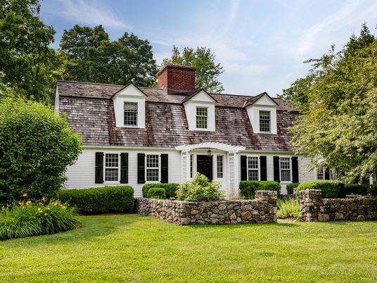 Exterior, Facade, Cape Cod