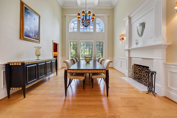 Chandelier, Dining room, Fireplace, Interior, Wood Texture Flooring