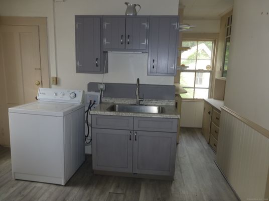 Interior, Washer, Wood Texture Flooring