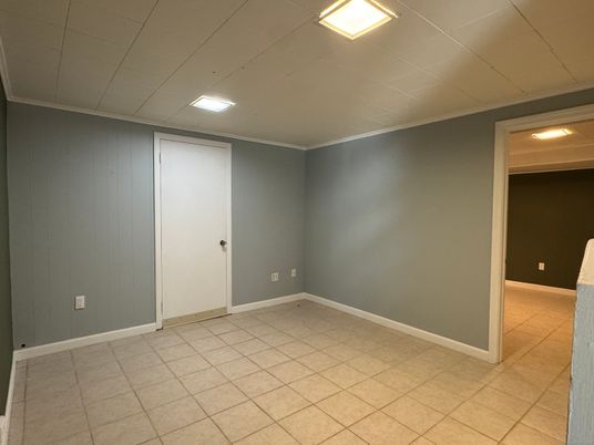 Empty room, Interior, Recessed Lighting