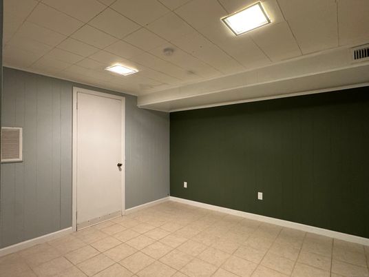 Empty room, Interior, Recessed Lighting
