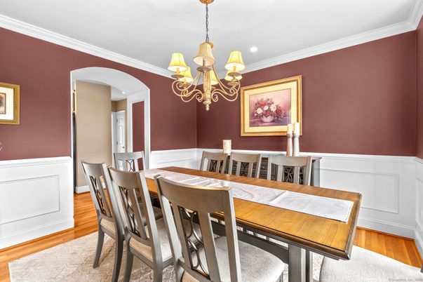 Chandelier, Dining room, Interior, Recessed Lighting, Wood Texture Flooring