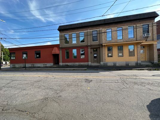 Exterior, Facade, Georgian