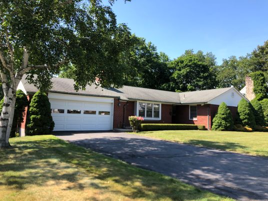 Attached, Exterior, Facade, Brick Facade, Ranch