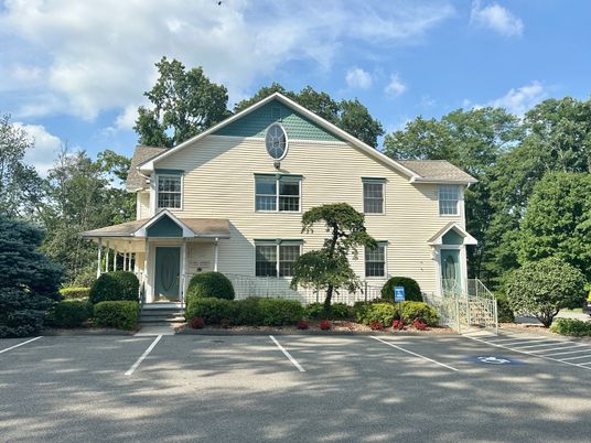 Exterior, Facade, Georgian