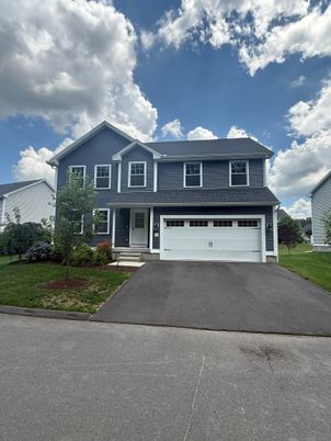 Attached, Exterior, Facade, Farmhouse
