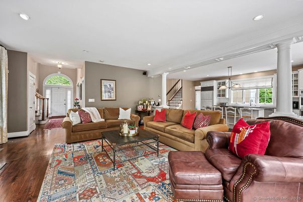 Interior, Living room, Pendant Lights, Recessed Lighting, Wood Texture Flooring