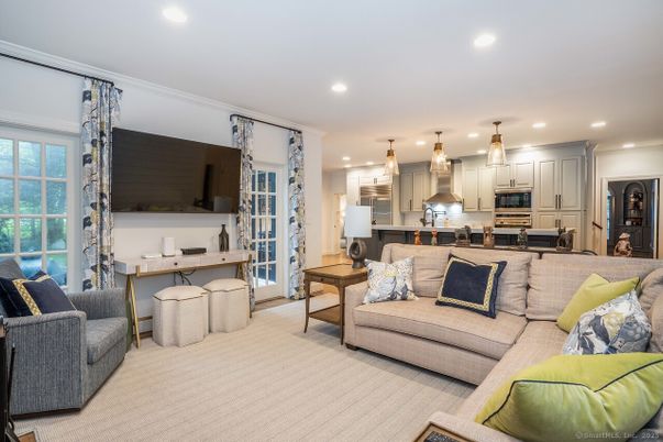 Interior, Kitchen, Living room, Pendant Lights, Recessed Lighting, Stainless Steel Appliances