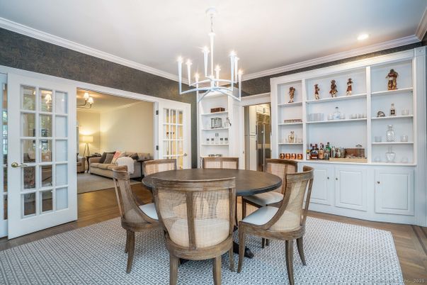Chandelier, Dining room, Interior, Recessed Lighting, Wood Texture Flooring