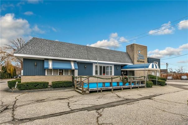 Exterior, Facade, Pool, Cape Cod