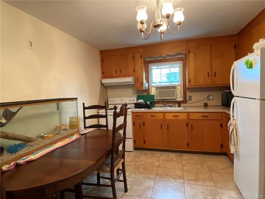 Chandelier, Dining room, Interior, Kitchen