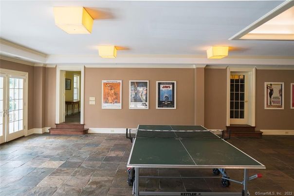 Game Room, Interior