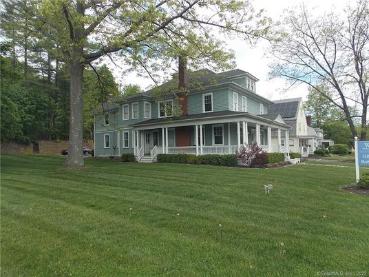 Backyard, Exterior, Facade, American Foursquare