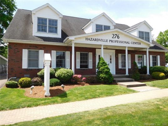 Exterior, Facade, Brick Facade, Farmhouse