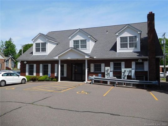 Exterior, Facade, Cape Cod