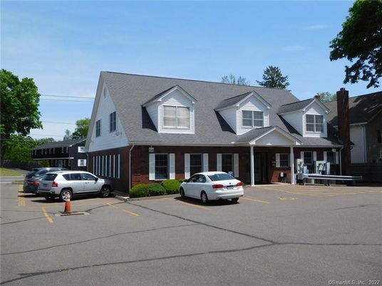 Exterior, Facade, Brick Facade, Cape Cod