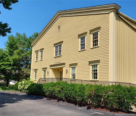 Exterior, Facade, Georgian
