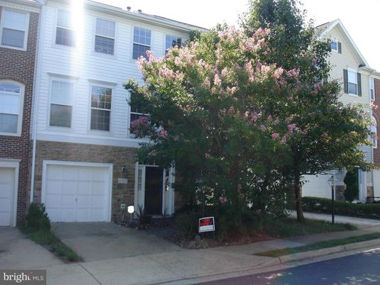 Attached, Exterior, Facade, Brick Facade, Rowhouse