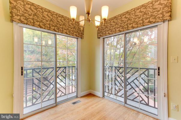 Chandelier, Empty room, Interior, Wood Texture Flooring