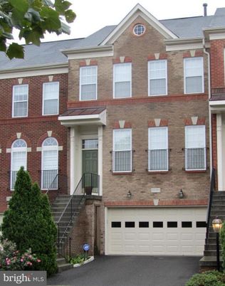 Attached, Exterior, Facade, Brick Facade, Rowhouse