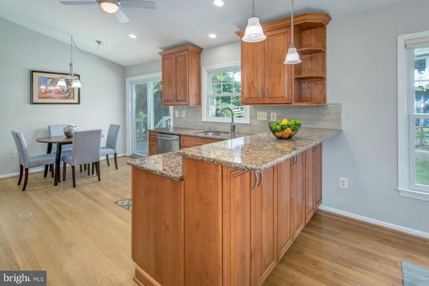Dining room, Interior, Kitchen, Pendant Lights, Recessed Lighting, Wood Texture Flooring