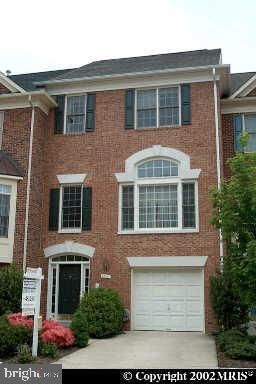 Attached, Exterior, Facade, Brick Facade, Rowhouse