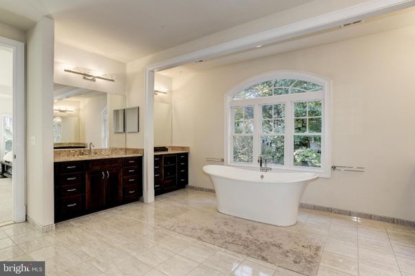 Bathroom, Dual Sink Vanities, Free Standing Baths, Interior, Recessed Lighting