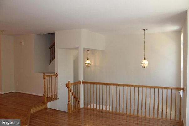 Interior, Pendant Lights, Wood Texture Flooring