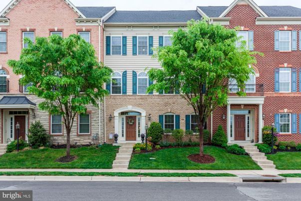 Exterior, Facade, Brick Facade, Georgian