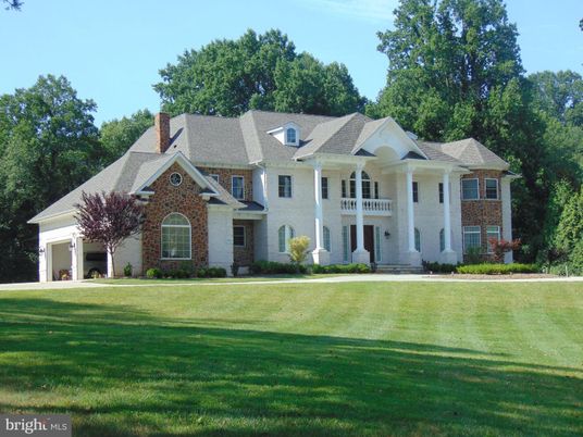 Backyard, Exterior, Facade, Brick Facade, French Provincial