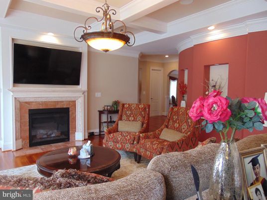 Fireplace, Interior, Living room, Pendant Lights, Recessed Lighting, Wood Texture Flooring