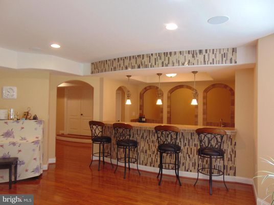 Interior, Pendant Lights, Recessed Lighting, Wood Texture Flooring