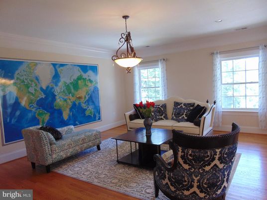 Interior, Living room, Pendant Lights, Recessed Lighting, Wood Texture Flooring