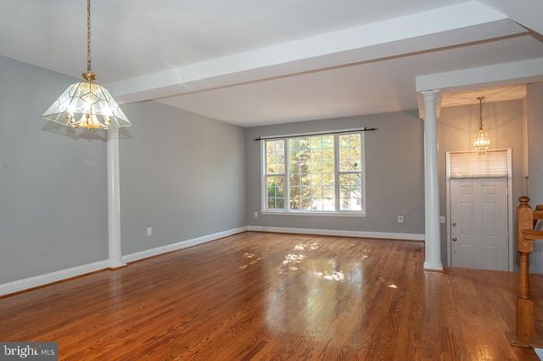 Empty room, Interior, Pendant Lights, Wood Texture Flooring