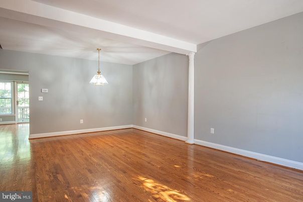 Empty room, Interior, Pendant Lights, Wood Texture Flooring
