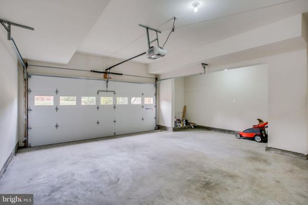Garage, Interior