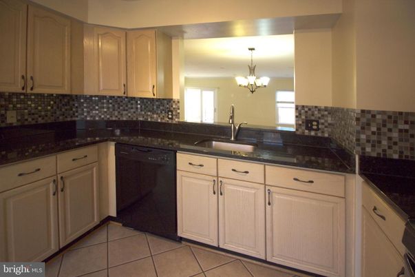 Chandelier, Interior, Kitchen