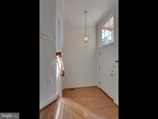 Interior, Pendant Lights, Wood Texture Flooring