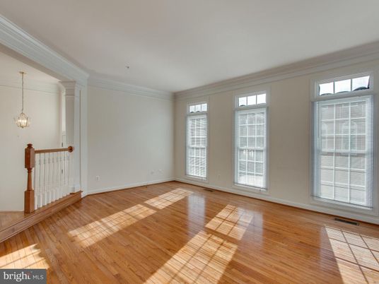 Empty room, Interior, Pendant Lights, Wood Texture Flooring