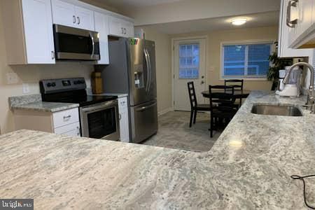Dining room, Interior, Kitchen, Stainless Steel Appliances