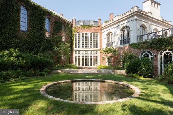 Backyard, Exterior, Facade, Brick Facade, French Provincial