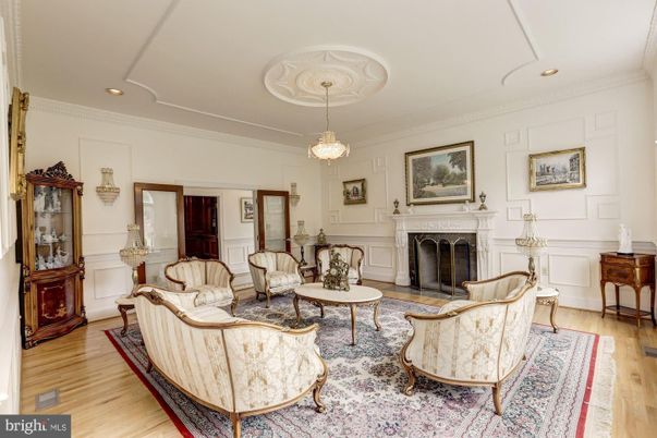 Fireplace, Interior, Living room, Pendant Lights, Recessed Lighting, Wood Texture Flooring