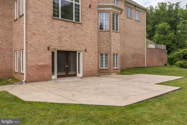 Exterior, Facade, Brick Facade, Rowhouse