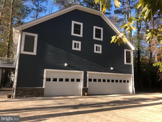 Attached, Exterior, Facade, Raised Ranch