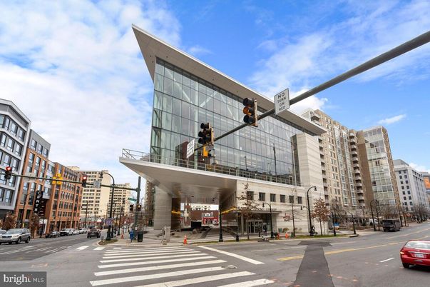 Exterior, Facade, Highrise