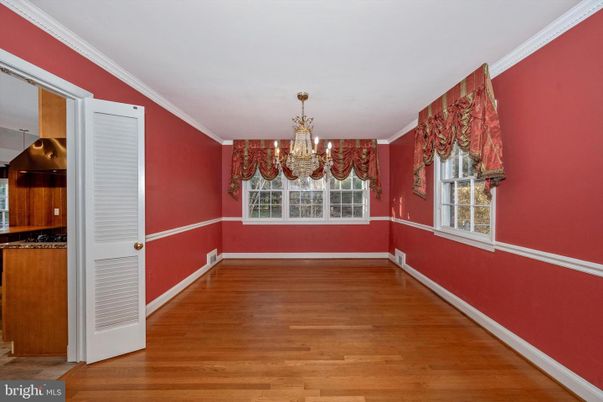 Chandelier, Empty room, Interior, Wood Texture Flooring