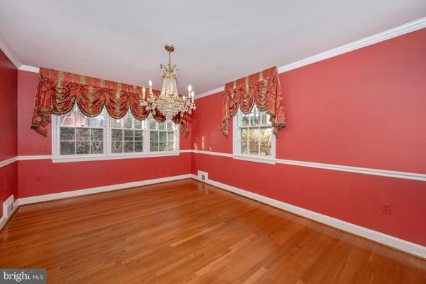Chandelier, Empty room, Interior, Wood Texture Flooring