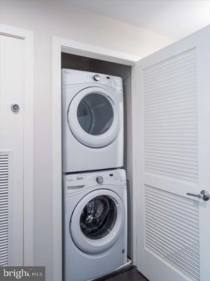 Interior, Utility Closets, Washer, Wood Texture Flooring