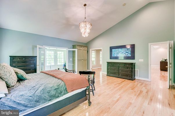 Bedroom, Interior, Pendant Lights, Recessed Lighting, Wood Texture Flooring